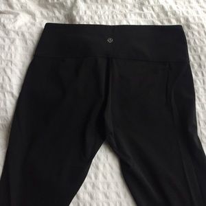 Lululemon Cropped Yogas